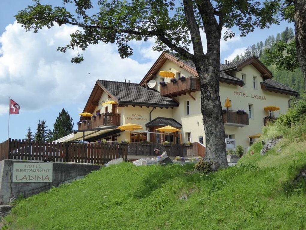 Hotel Ladina Bergün Buitenkant foto