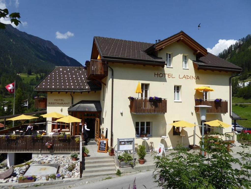 Hotel Ladina Bergün Buitenkant foto