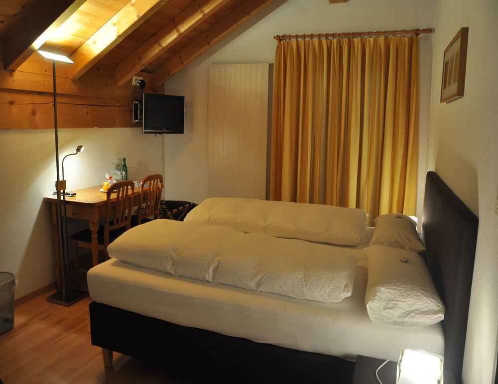 Hotel Ladina Bergün Buitenkant foto
