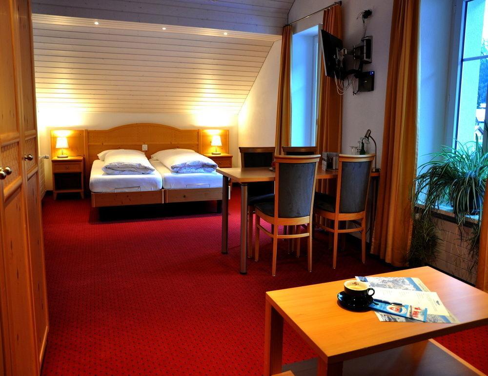 Hotel Ladina Bergün Buitenkant foto