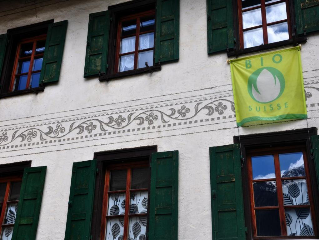 Hotel Ladina Bergün Buitenkant foto